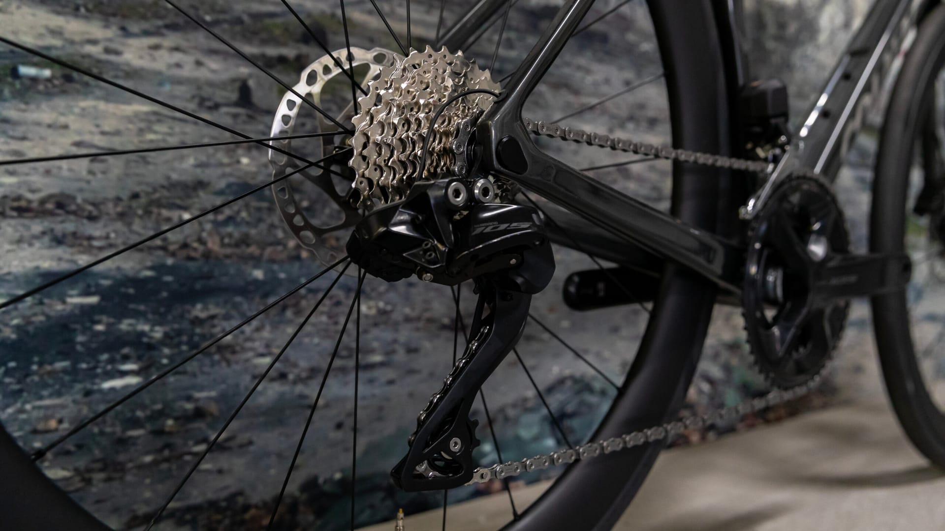 Colnago – Road Bike – V4 – 51 cm fits like a 55 – Shimano 105 Di2 thumbnail 4