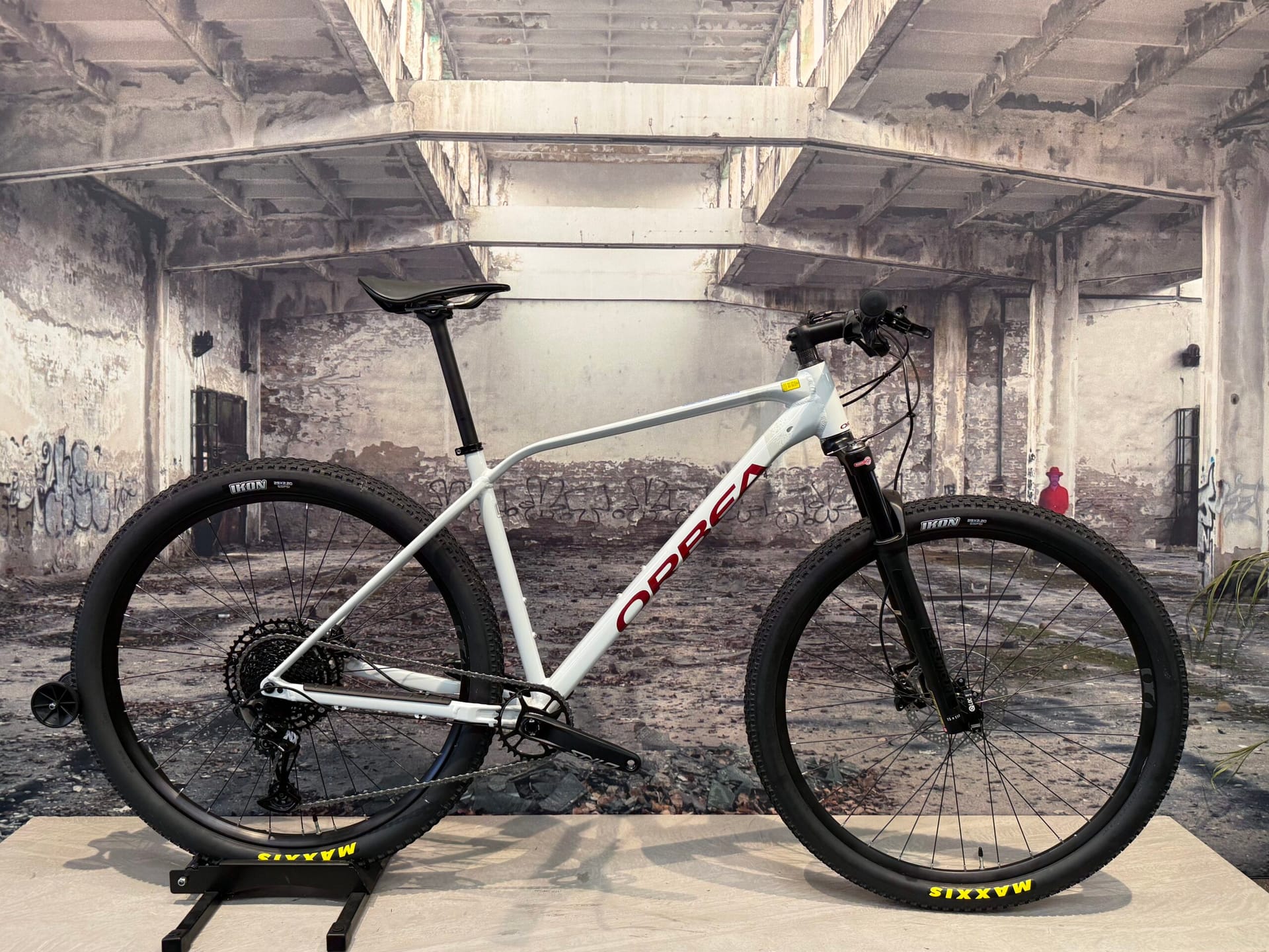 Orbea Alma H10 – MTB Hardtail – Large – Grey Red – SRAM NX