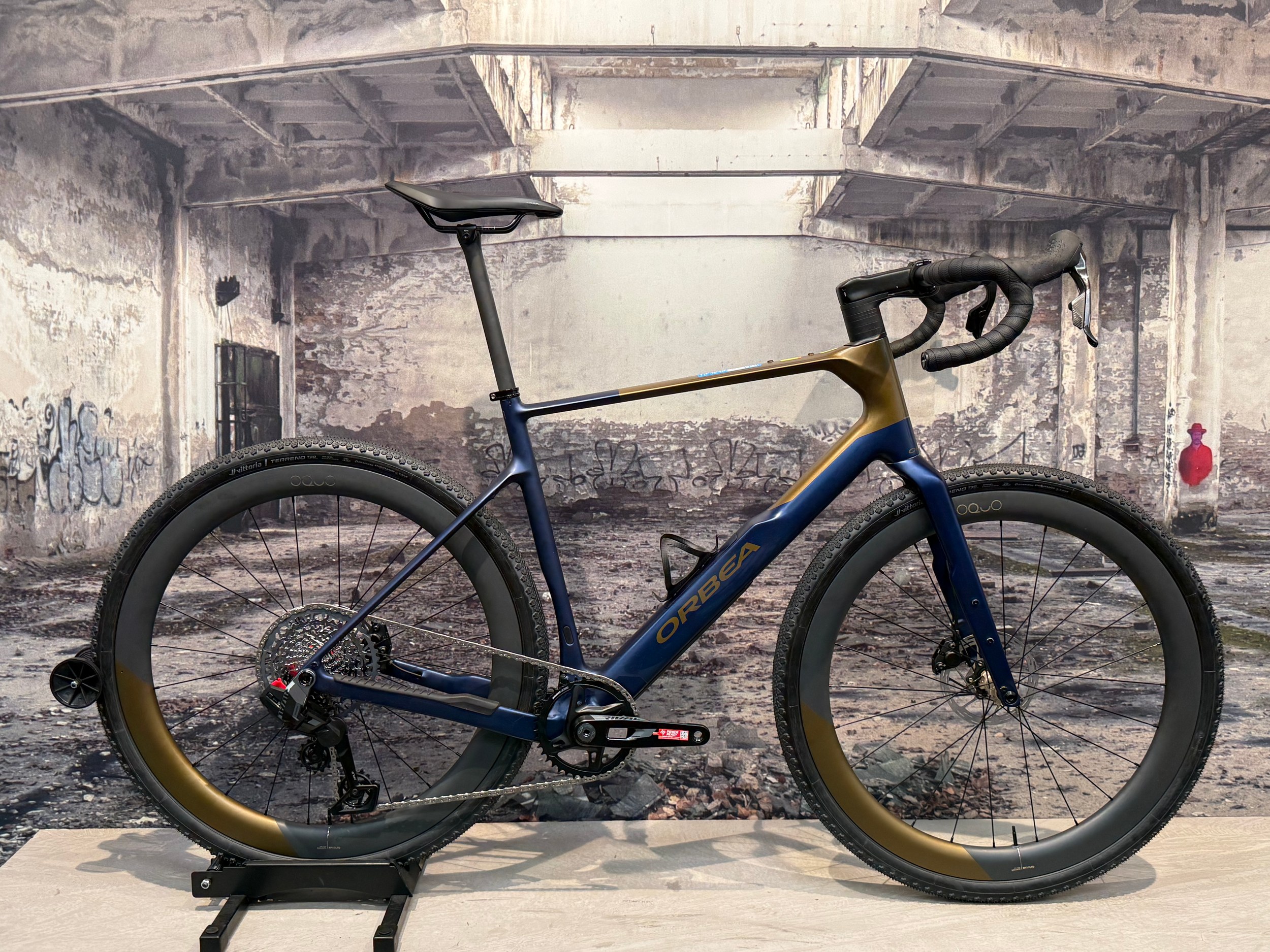 Orbea Terra Custom – Gravel Bike – Navy/Olijfgroen – SRAM Rival 1x13 – XL