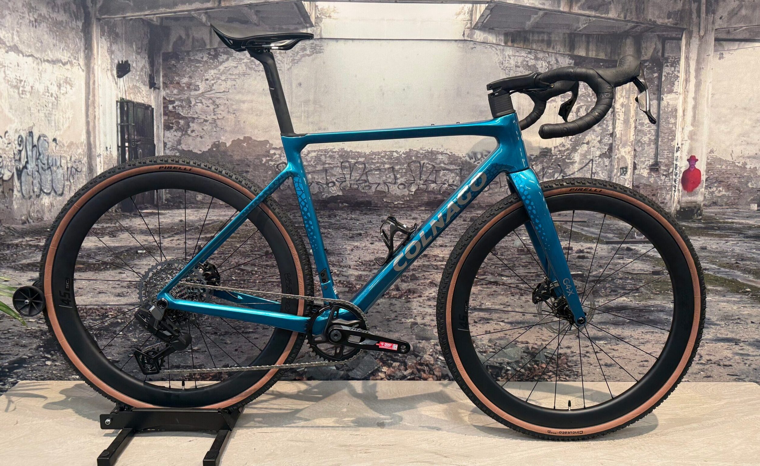 Colnago G4-X – Gravel Bike – 52 cm (56) – Blauw – SRAM Rival – Vision 45