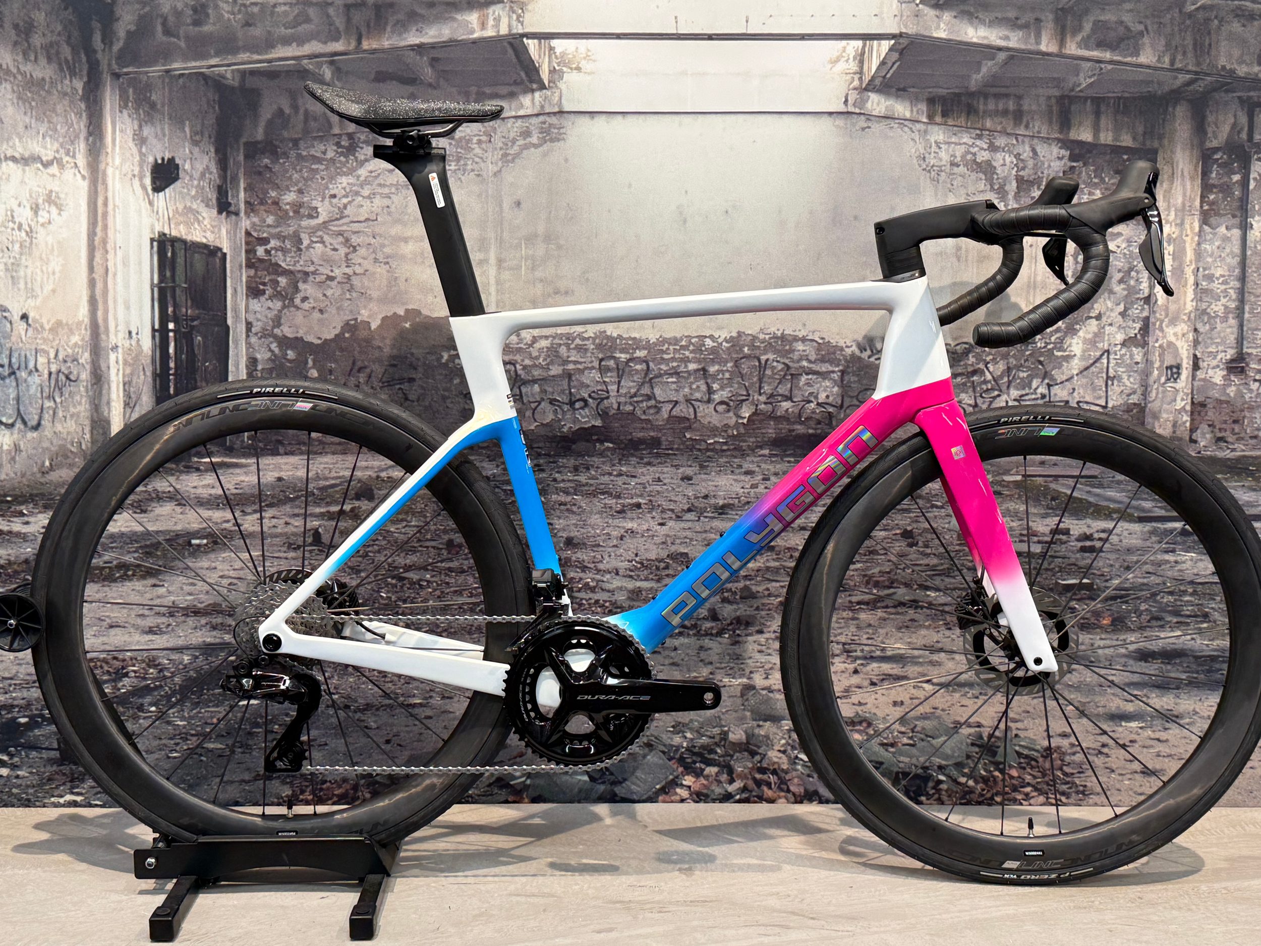 Polygon Helios A9 – Aero Road bike – XL – Dura Ace Di2 – Carbon Wheels
