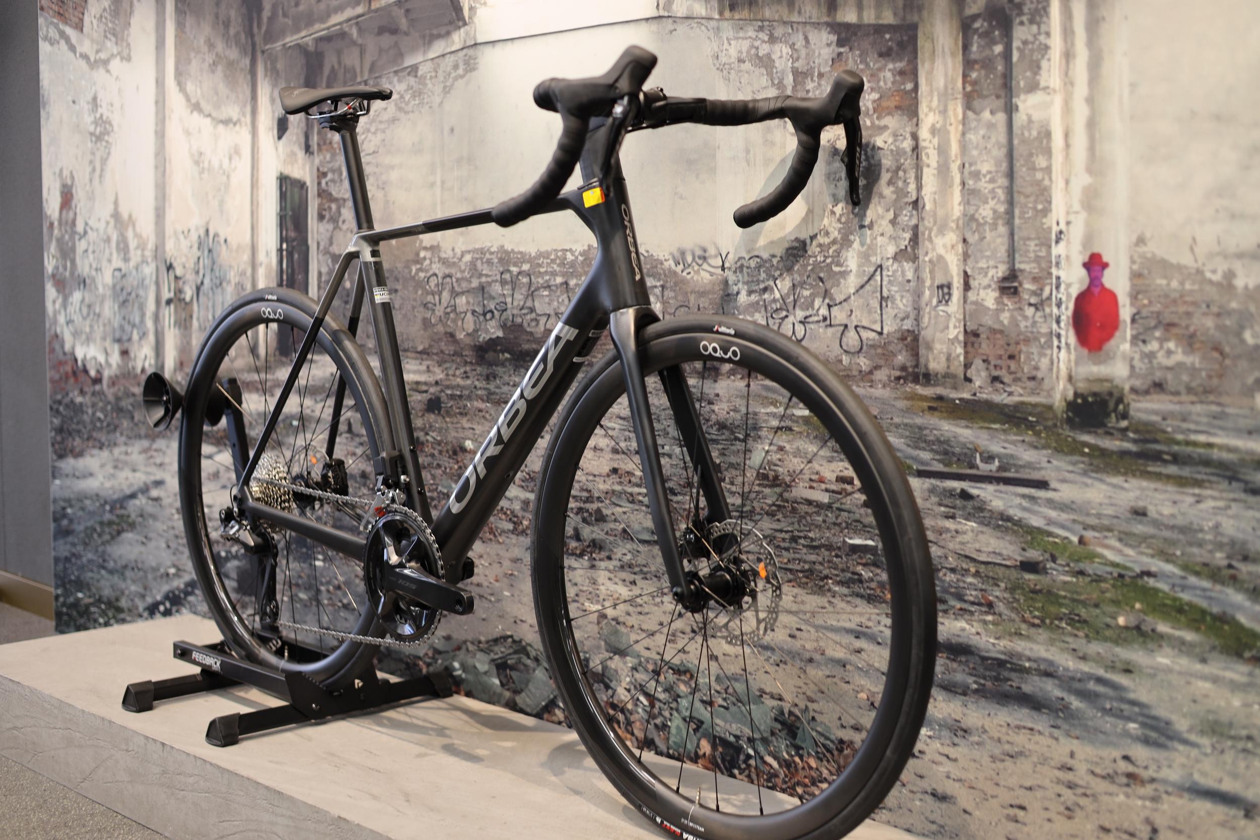Orbea Orca M35I – Road Bike – Carbon Titanium – 55 cm – 105 Di2 – OQUO Carbon thumbnail 2
