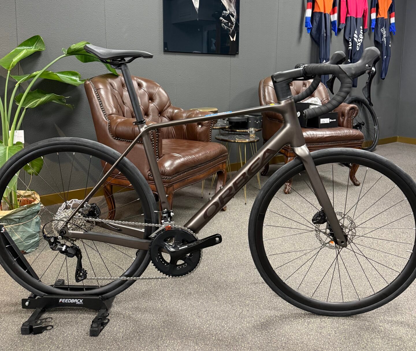 Orbea Avant h30 – Road bike – All Sizes – Simano 105 – Brown