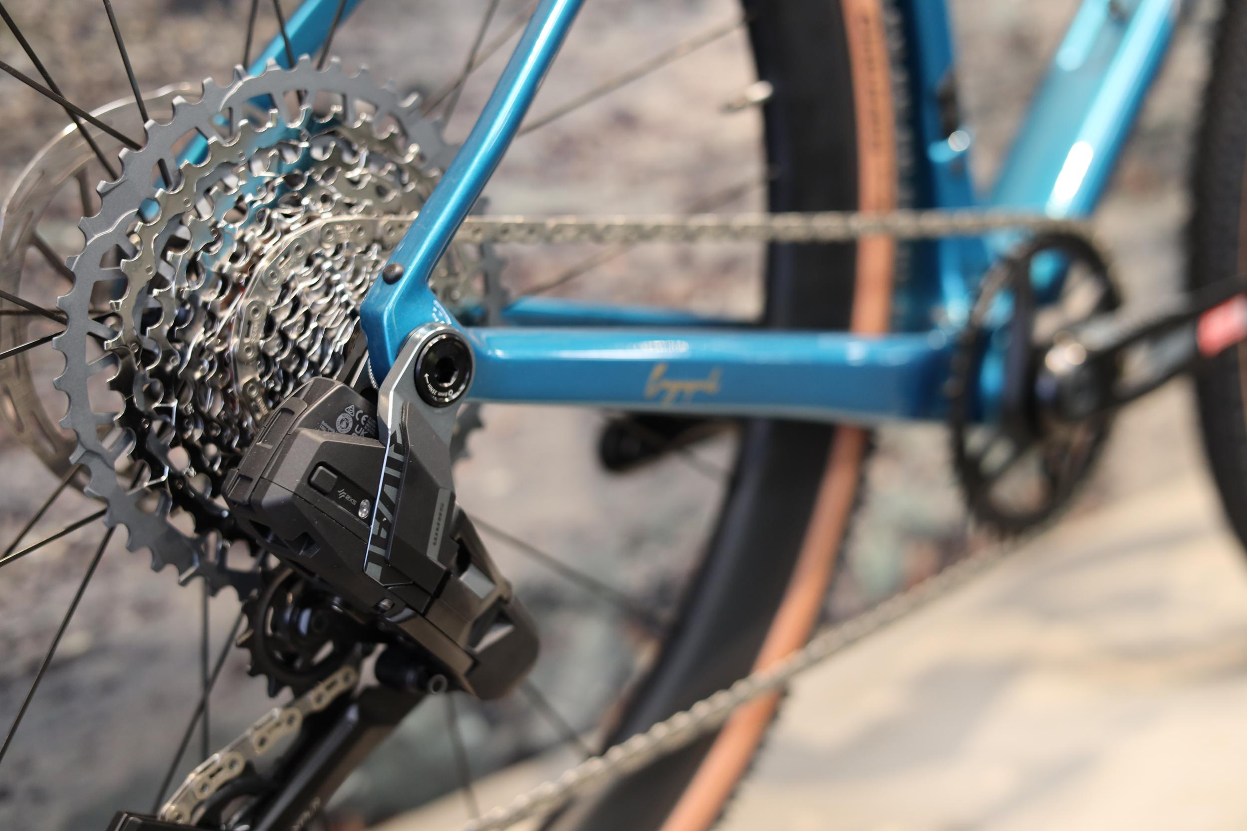 Colnago G4X – Gravelbike – 52 cm and 54 cm – GRX 1×12 – Fulcrum Lite – Blue thumbnail 4