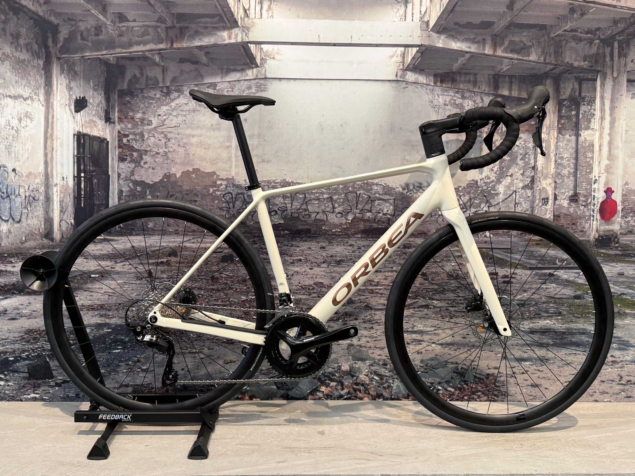 Orbea Avant h30 – Alle Maten – Simano 105 – Lichtmetaal