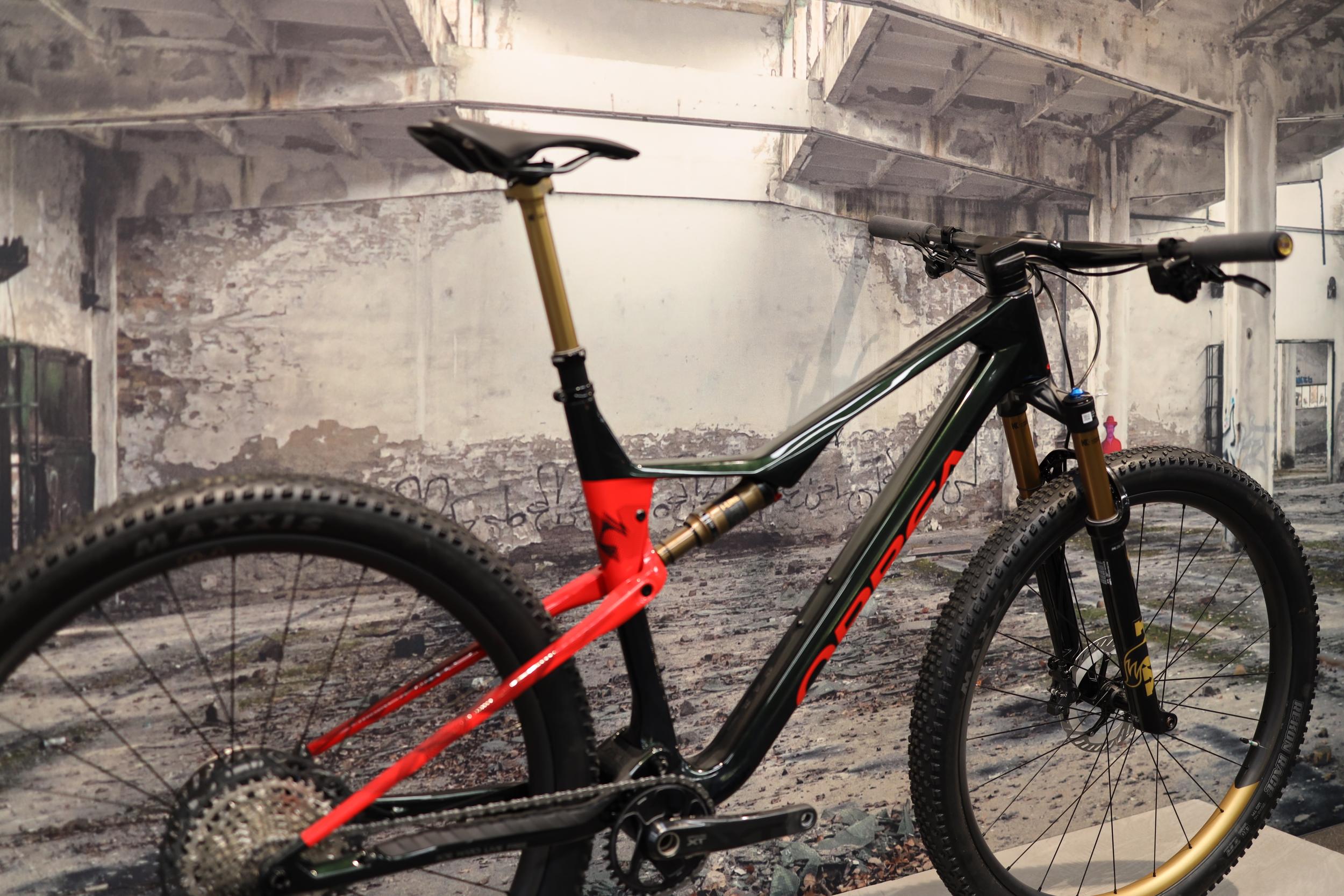 Orbea Oiz – Custom – XL – XT di2 – Kashima dropper/vork miniatuur 2